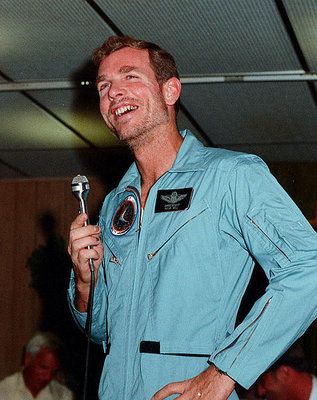 475px-Apollo_15_David_Scott_aboard_USS_Okinawa.jpg
